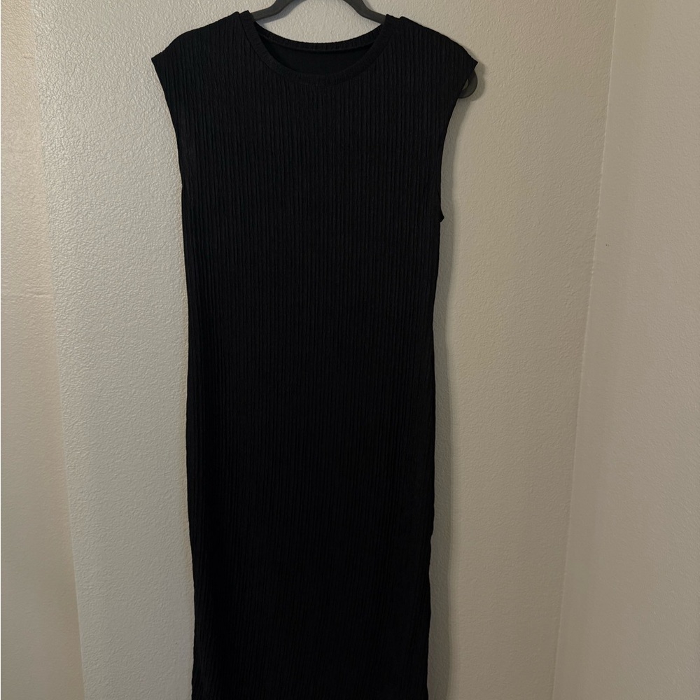 Elegant Black Sleeveless Dress